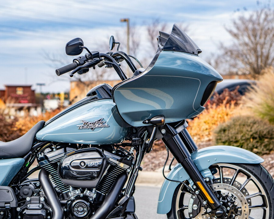FLTRT 2024 Road Glide 3