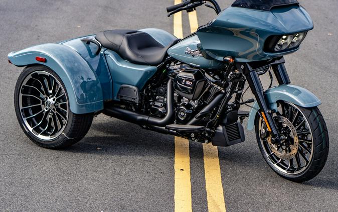 FLTRT 2024 Road Glide 3