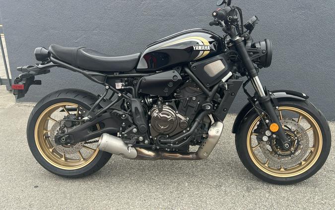 2022 Yamaha XSR700 Review [A Dozen Retro Fast Facts]