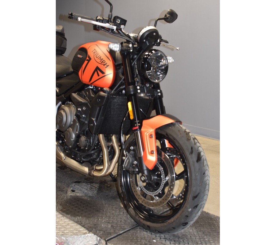 2023 Triumph Trident 660 Silver Ice Diablo Red