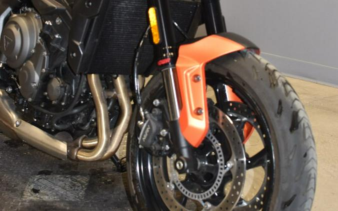 2023 Triumph Trident 660 Silver Ice Diablo Red