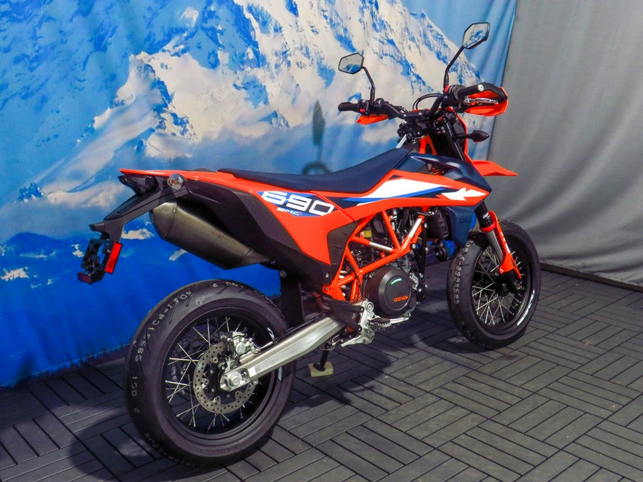 2023 KTM 690 SMC R