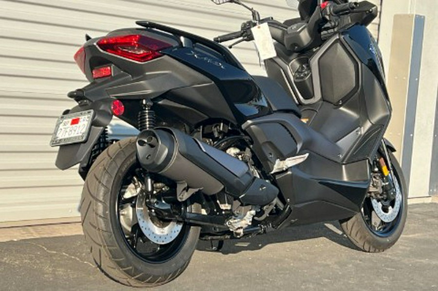 2025 Yamaha XMAX