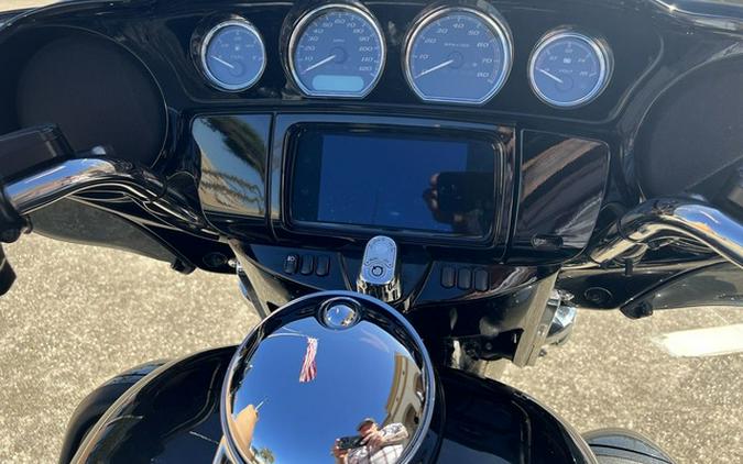 2019 Harley-Davidson Trike FLHTCUTG - Tri Glide Ultra