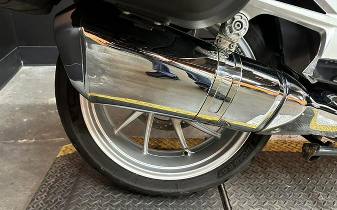 2022 BMW R 1250 RT 719 Mineral White Metallic