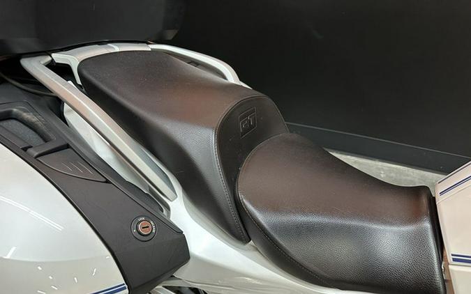 2022 BMW R 1250 RT 719 Mineral White Metallic