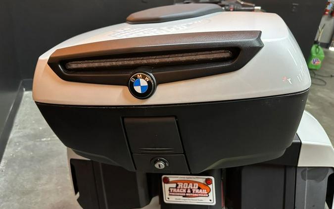 2022 BMW R 1250 RT 719 Mineral White Metallic