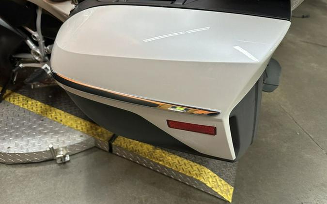 2022 BMW R 1250 RT 719 Mineral White Metallic