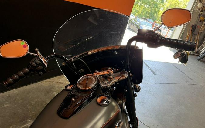 2018 Harley-Davidson Softail FLHC - Heritage Classic