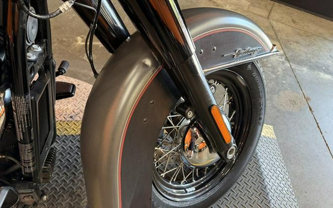 2018 Harley-Davidson Softail FLHC - Heritage Classic
