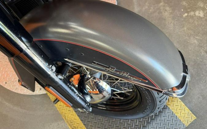 2018 Harley-Davidson Softail FLHC - Heritage Classic