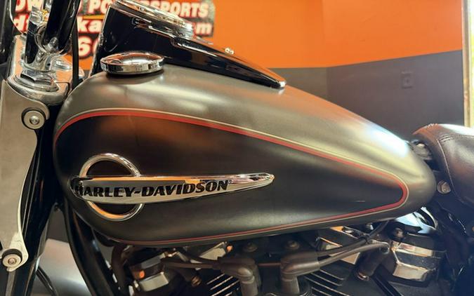 2018 Harley-Davidson Softail FLHC - Heritage Classic