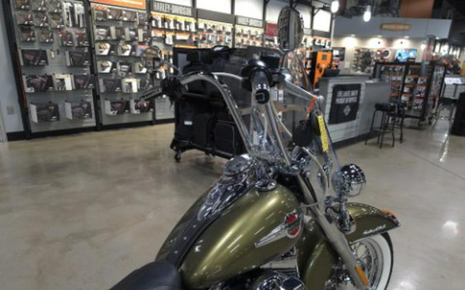 2016 Harley-Davidson Heritage Softail Classic (EFI)