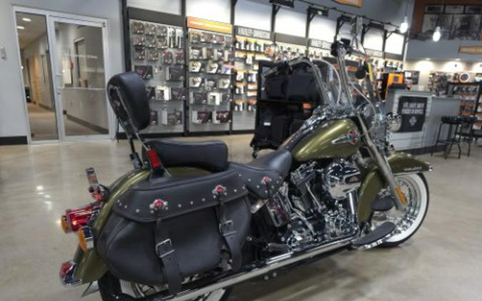 2016 Harley-Davidson Heritage Softail Classic (EFI)