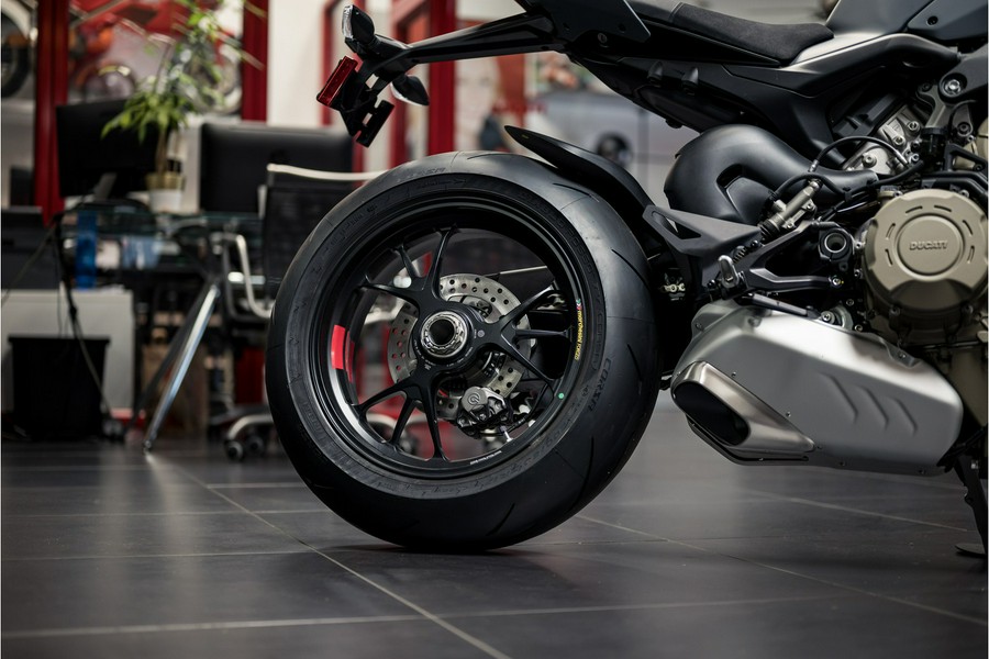 2024 Ducati Streetfighter V4 S - Grey & Black