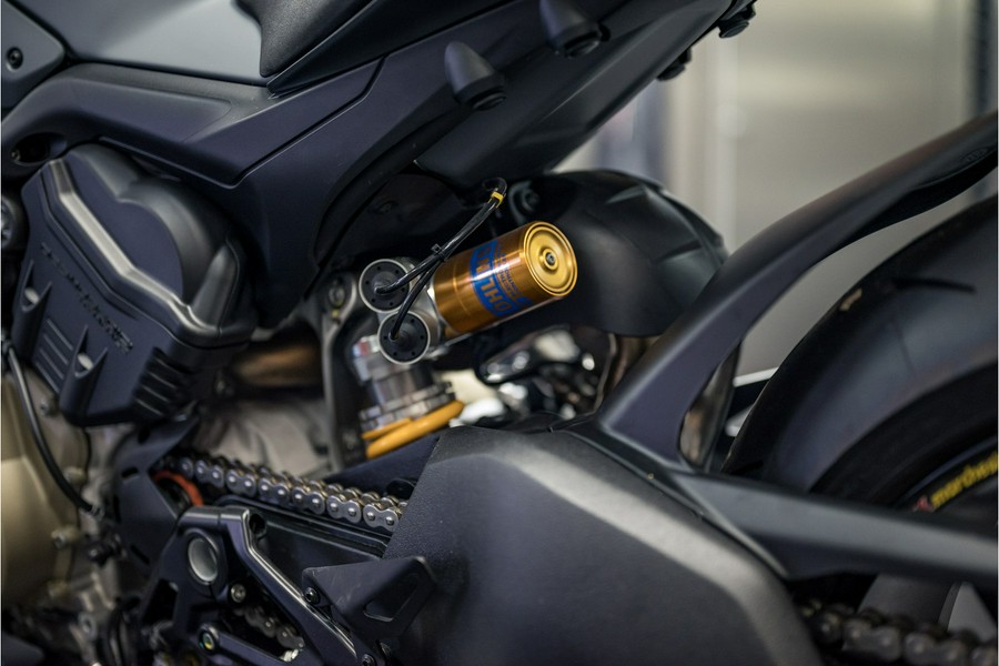 2024 Ducati Streetfighter V4 S - Grey & Black