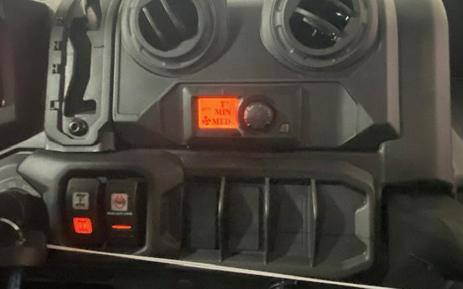 2026 Can-Am SSV DEF MAX DPSCAB 65 HD10 GN 26