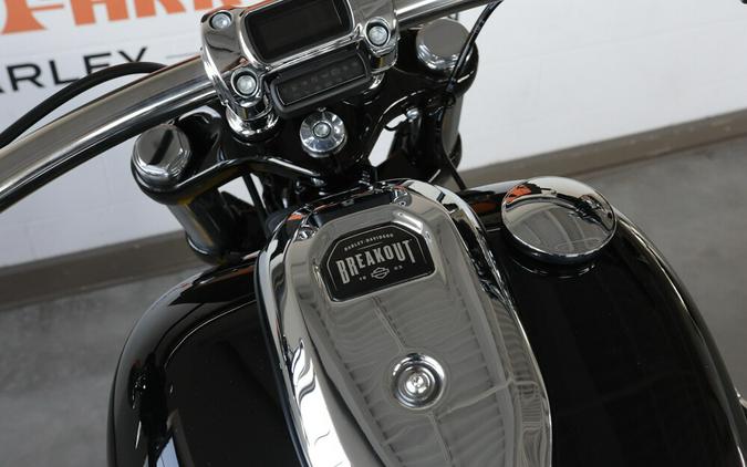 2024 Harley-Davidson Softail Breakout 117 Cruiser FXBR