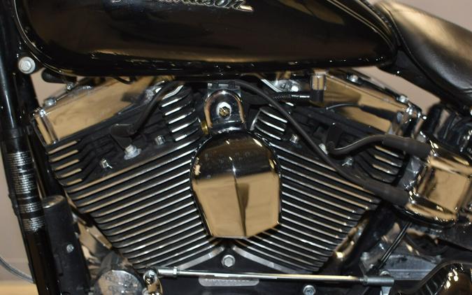 2016 Harley-Davidson Softail Deluxe Vivid Black