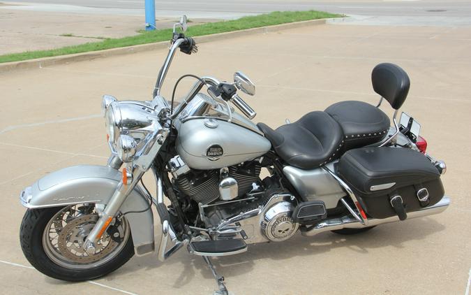 2010 Harley-Davidson Road King Classic Brilliant Silver