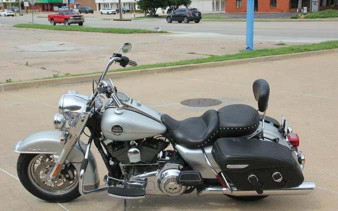 2010 Harley-Davidson Road King Classic Brilliant Silver