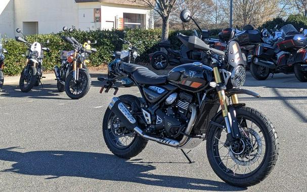 2025 Triumph Scrambler 400 XC Storm Grey