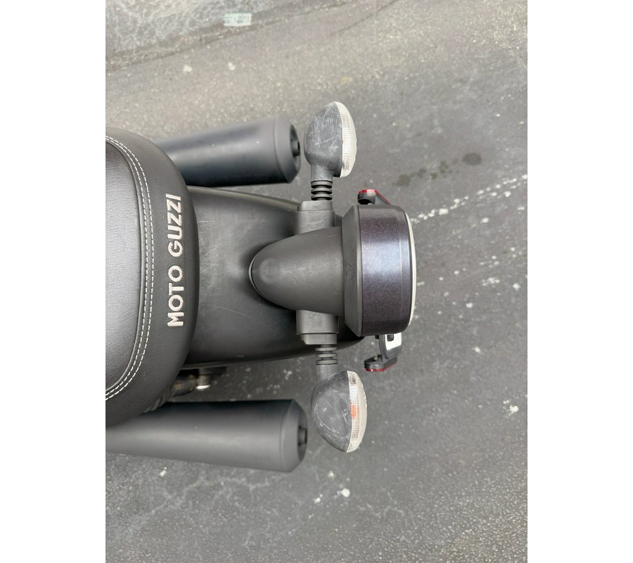 2022 Moto Guzzi V7 Stone
