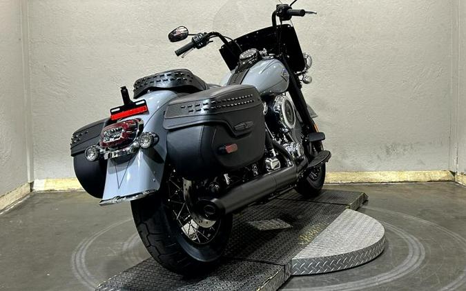 2026 Harley-Davidson® Heritage Classic Dark Billiard Gray