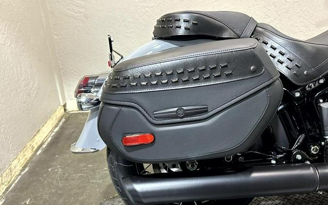2026 Harley-Davidson® Heritage Classic Dark Billiard Gray
