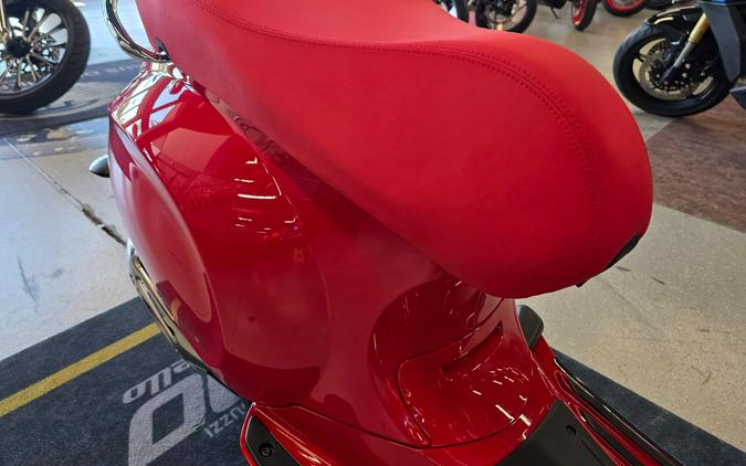 2025 Vespa Primavera 150 Red
