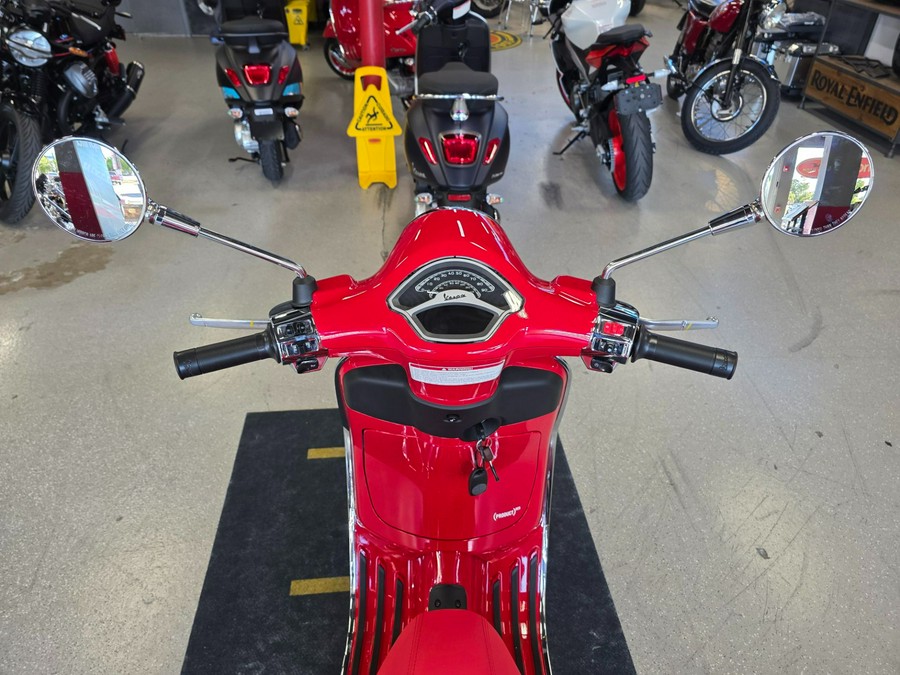 2025 Vespa Primavera 150 Red