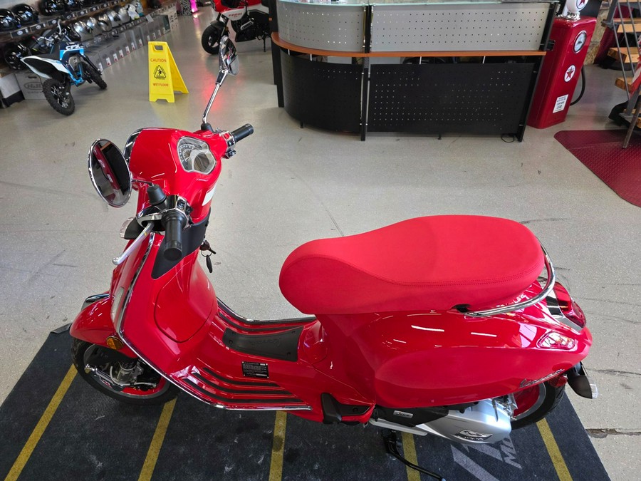 2025 Vespa Primavera 150 Red
