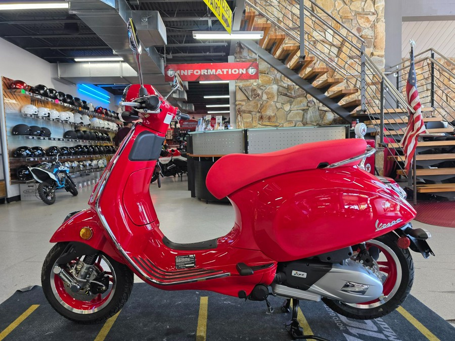2025 Vespa Primavera 150 Red