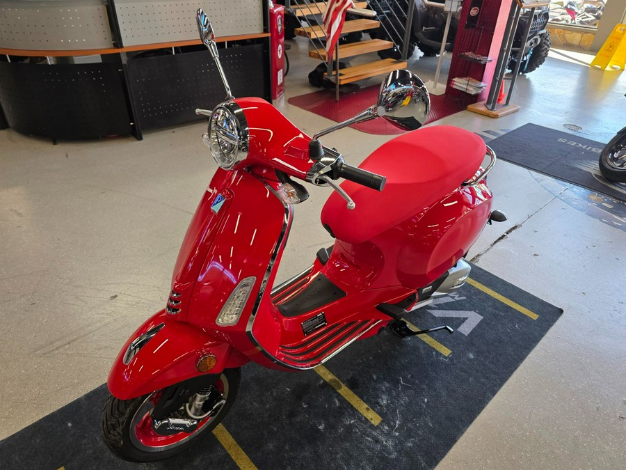 2025 Vespa Primavera 150 Red