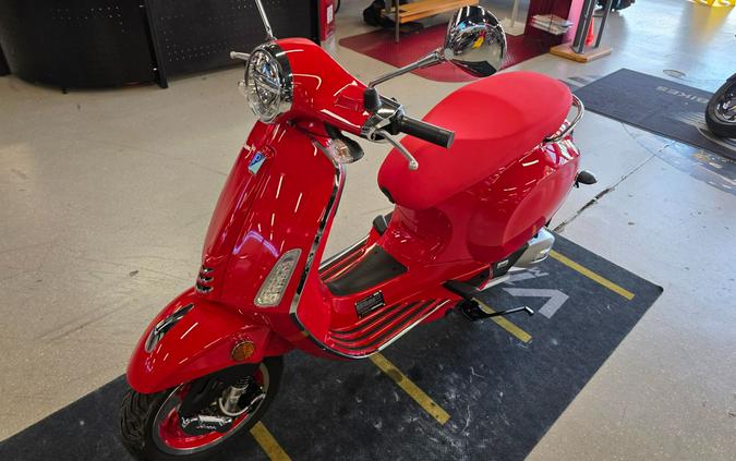 2025 Vespa Primavera 150 Red
