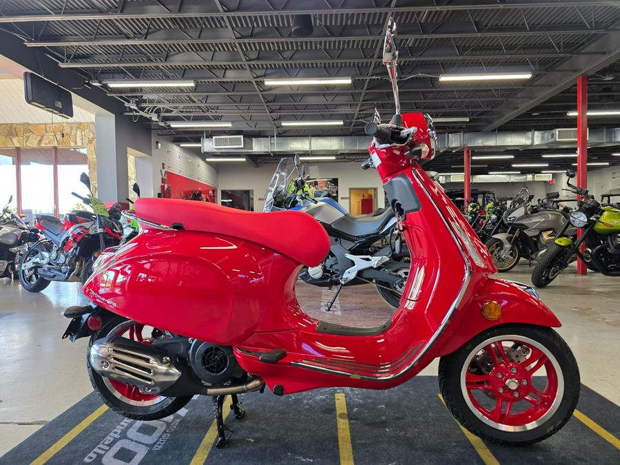 2025 Vespa Primavera 150 Red