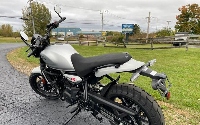 2026 GUERRILLA 450 - SMOKE SILVER - Royal Enfield