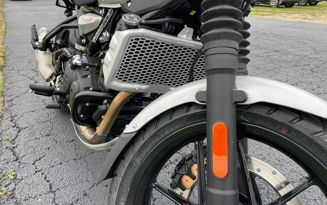 2026 GUERRILLA 450 - SMOKE SILVER - Royal Enfield