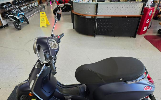 2025 Vespa Primavera 50 Tech