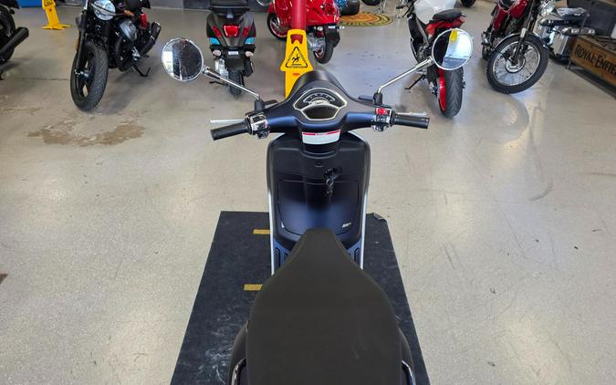 2025 Vespa Primavera 50 Tech