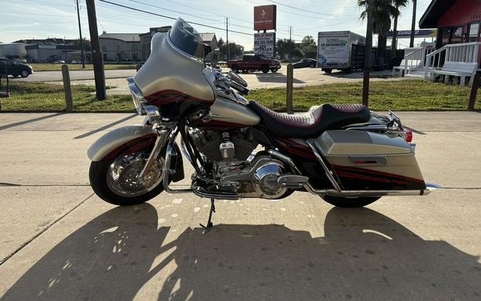 2006 Harley-Davidson® FLHTCUI - Ultra Classic® Electra Glide®