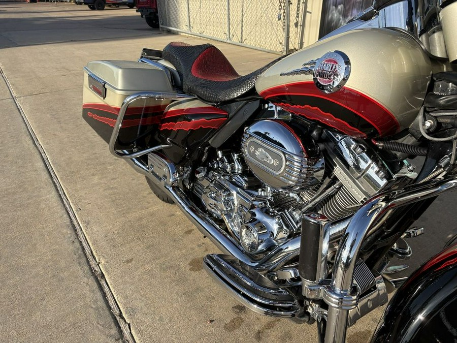 2006 Harley-Davidson® FLHTCUI - Ultra Classic® Electra Glide®