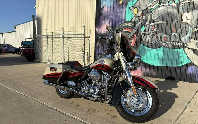 2006 Harley-Davidson® FLHTCUI - Ultra Classic® Electra Glide®