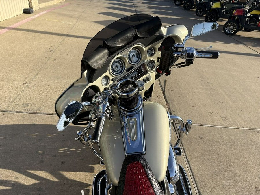 2006 Harley-Davidson® FLHTCUI - Ultra Classic® Electra Glide®