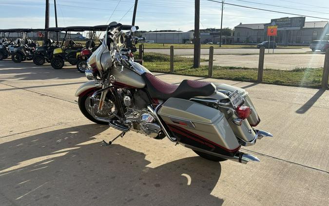 2006 Harley-Davidson® FLHTCUI - Ultra Classic® Electra Glide®