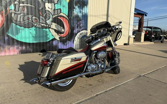 2006 Harley-Davidson® FLHTCUI - Ultra Classic® Electra Glide®