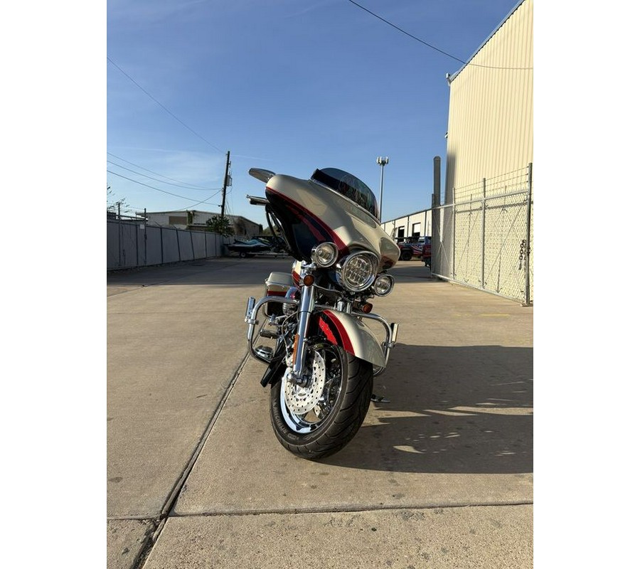 2006 Harley-Davidson® FLHTCUI - Ultra Classic® Electra Glide®