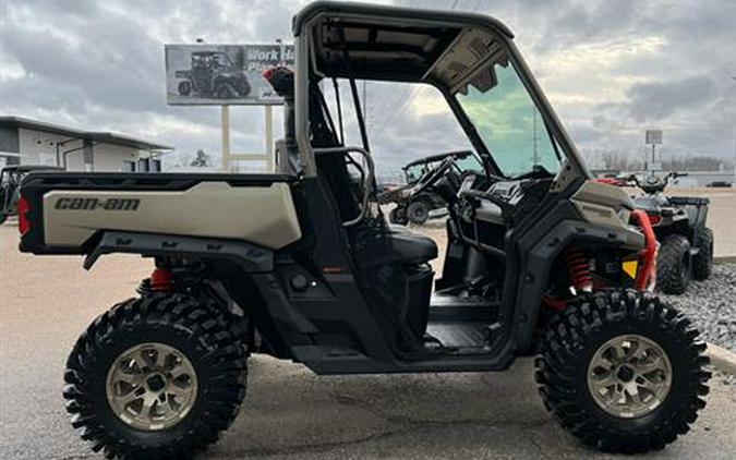 2023 Can-Am Defender X MR HD10