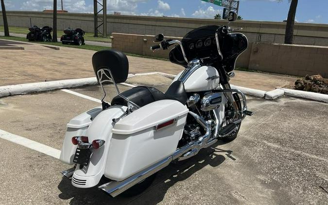 2017 Harley-Davidson® FLHXS - Street Glide® Special