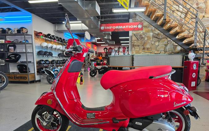 2025 Vespa Primavera 150 Red